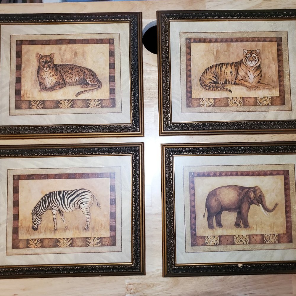 (NEVER USED) Animal Print Picture Set (4)
